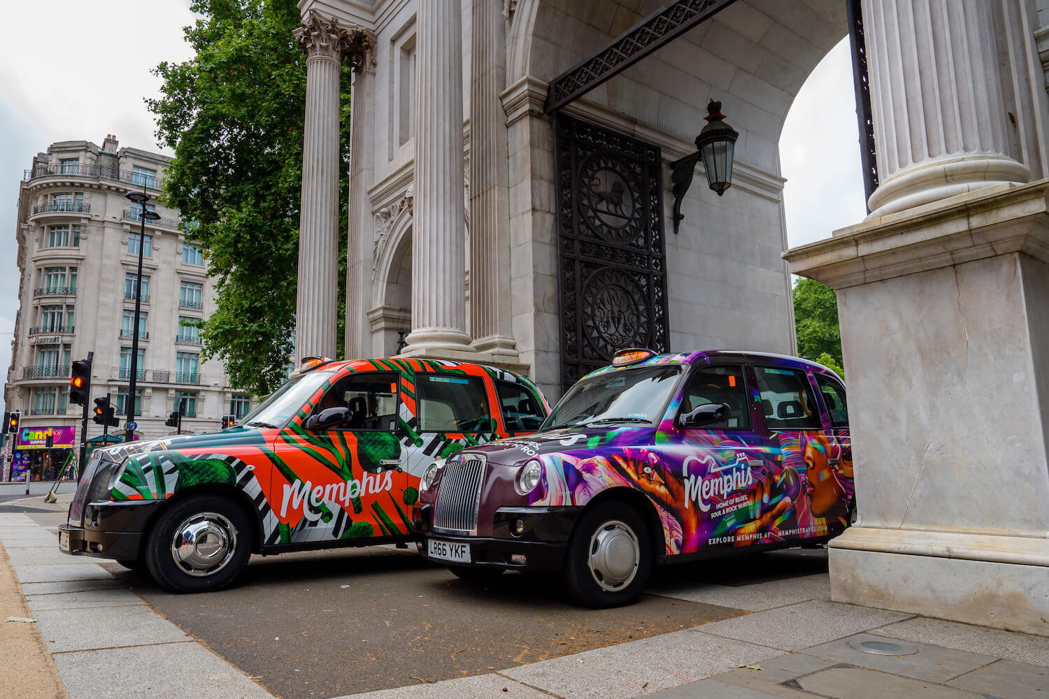 taxi advertising london